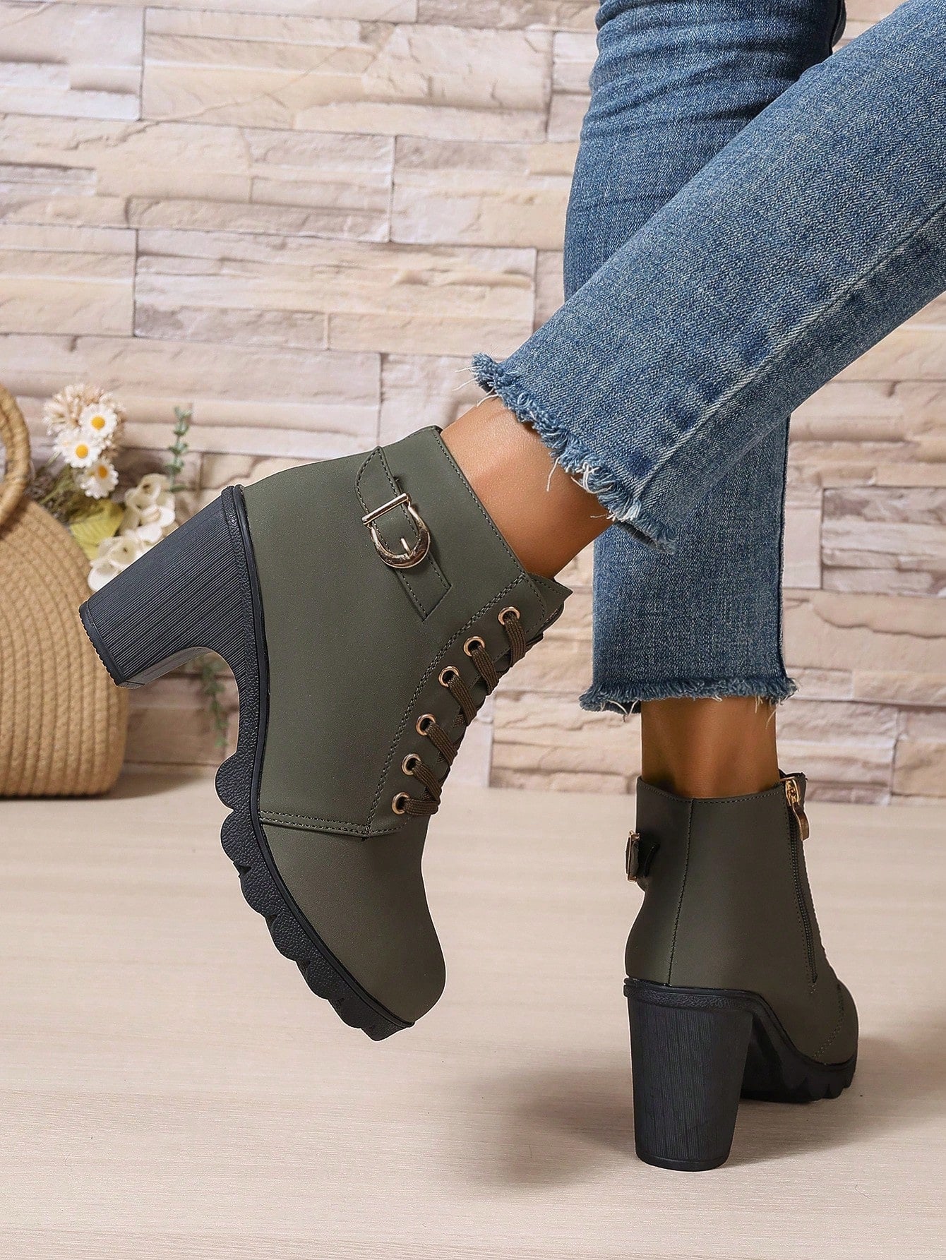 New Arrival Autumn/Winter High Heel Cross Strap Short Boots, Thick Heel Leather Boots for Women